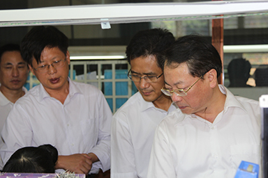 福建省紀(jì)委副書記、監(jiān)察廳廳長陳善光一行視察虹潤公司