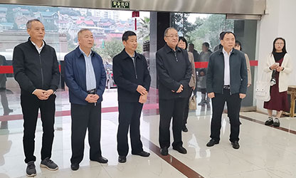 福建省政協(xié)副主席、省工商聯(lián)主席王光遠一行視察虹潤公司